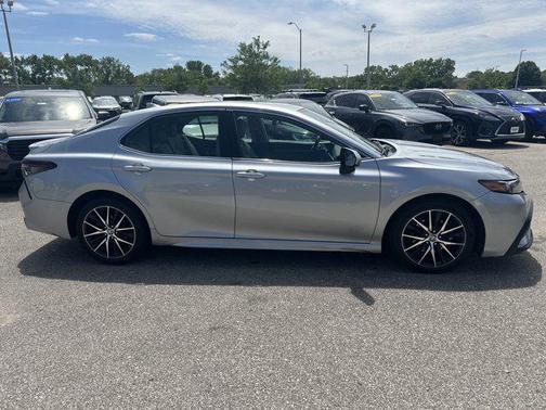 Celestial Silver Metallic 2021 Toyota Camry SE