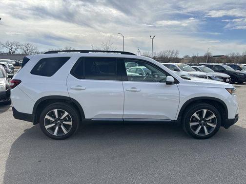 2024 Honda Pilot Touring 8-Passenger