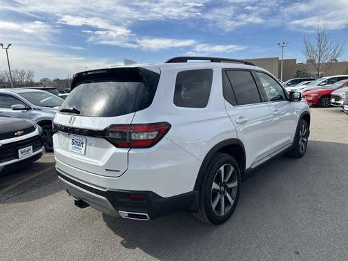 2024 Honda Pilot Touring 8-Passenger