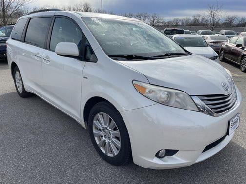 2017 Toyota Sienna XLE Premium