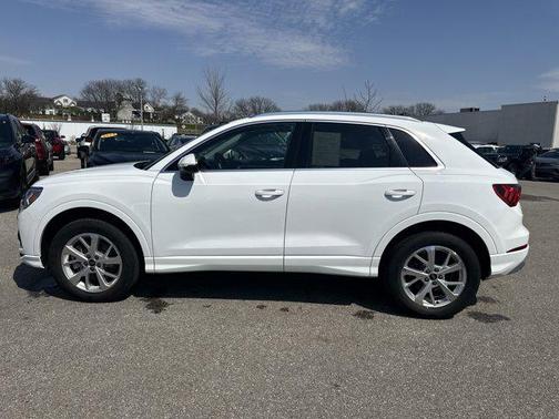 Ibis White 2023 Audi Q3 Premium 40 TFSI quattro Tiptronic