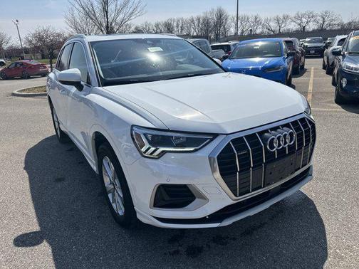Ibis White 2023 Audi Q3 Premium 40 TFSI quattro Tiptronic