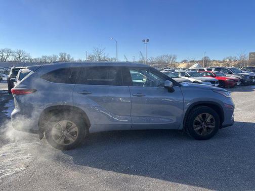 2022 Toyota Highlander Hybrid XLE