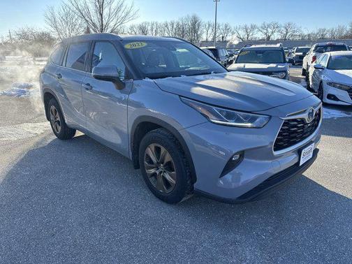2022 Toyota Highlander Hybrid XLE