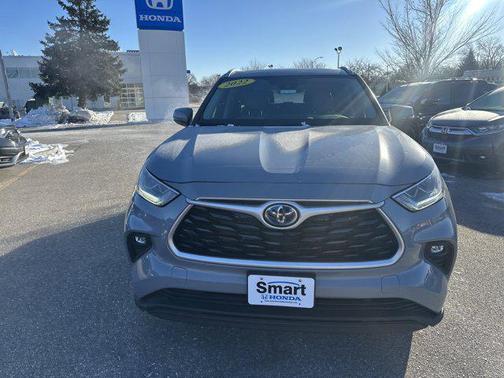 2022 Toyota Highlander Hybrid XLE