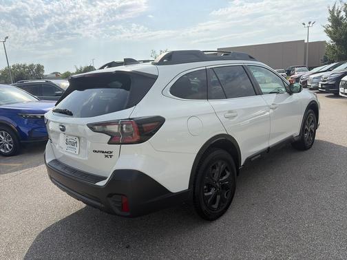 Crystal White Pearl 2020 Subaru Outback Onyx Edition XT