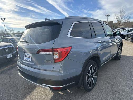2022 Honda Pilot Touring 8-Passenger