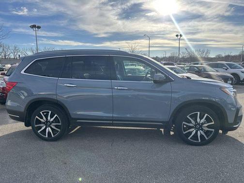 2022 Honda Pilot Touring 8-Passenger