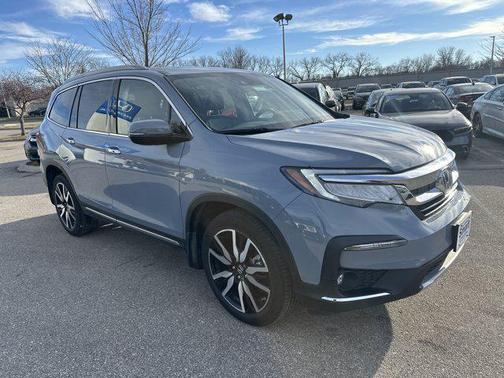 2022 Honda Pilot Touring 8-Passenger