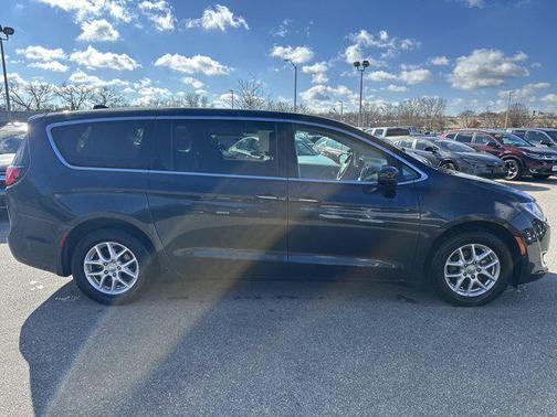 2020 Chrysler Pacifica Touring