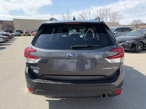 Magnetite Gray Metallic 2022 Subaru Forester Limited