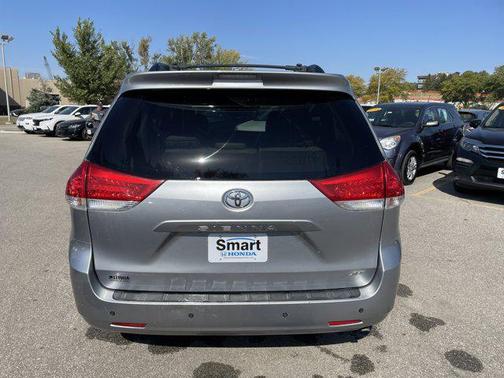 2012 Toyota Sienna XLE