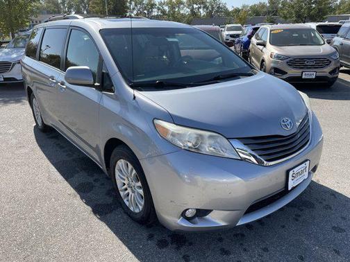 2012 Toyota Sienna XLE