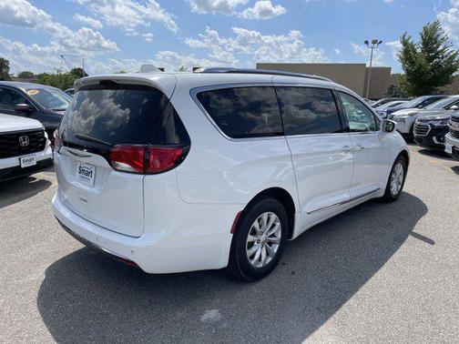 2018 Chrysler Pacifica Touring-L Plus