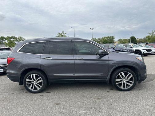 Modern Steel Metallic 2017 Honda Pilot Touring