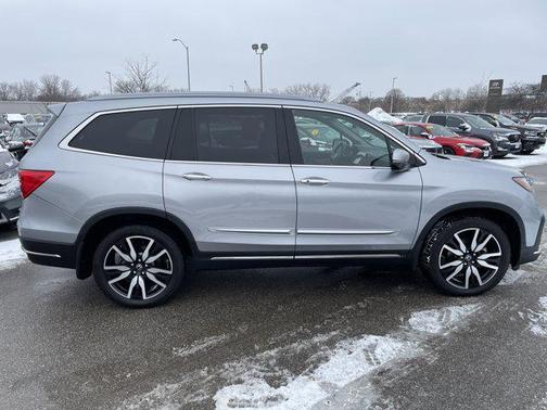 2022 Honda Pilot Touring 8-Passenger