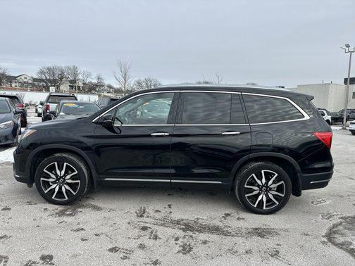 2022 Honda Pilot Touring 8-Passenger