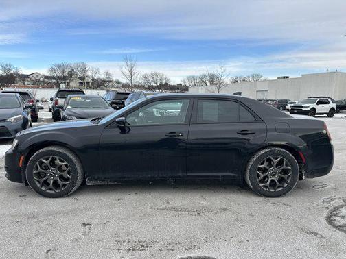 2016 Chrysler 300 S