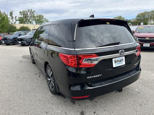 Crystal Black Pearl 2018 Honda Odyssey Elite