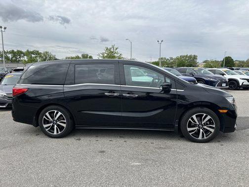 Crystal Black Pearl 2018 Honda Odyssey Elite