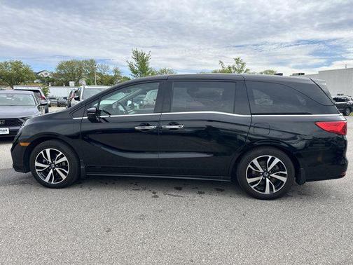 Crystal Black Pearl 2018 Honda Odyssey Elite