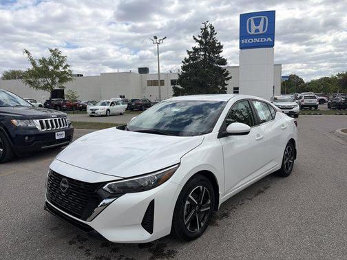Aspen White Tricoat 2024 Nissan Sentra SV