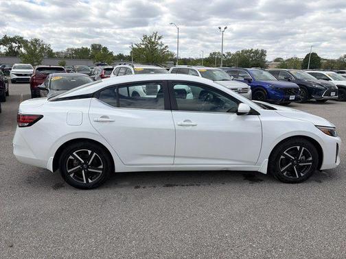 Aspen White Tricoat 2024 Nissan Sentra SV