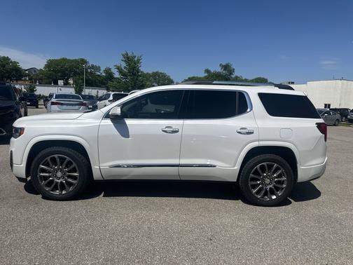 White Frost Tricoat 2020 GMC Acadia Denali