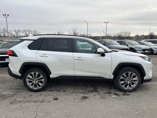2021 Toyota RAV4 XLE Premium