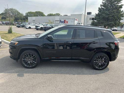 Diamond Black Crystal Pearlcoat 2022 Jeep Compass High Altitude