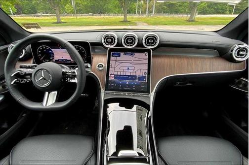 2025 Mercedes-Benz GLC 300 4MATIC