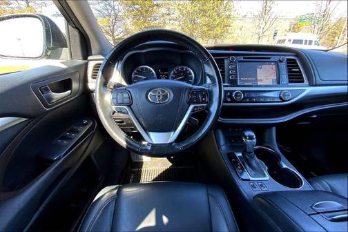 Shoreline Blue Pearl 2017 Toyota Highlander XLE