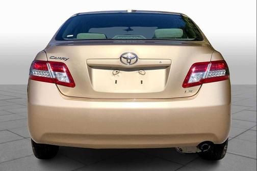 2010 Toyota Camry LE