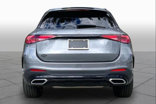 Selenite Grey Metallic 2023 Mercedes-Benz GLC 300 4MATIC