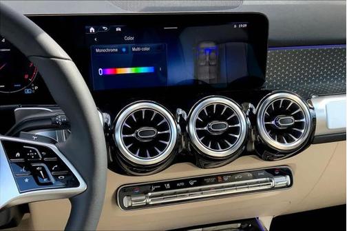 2025 Mercedes-Benz GLB 250 4MATIC