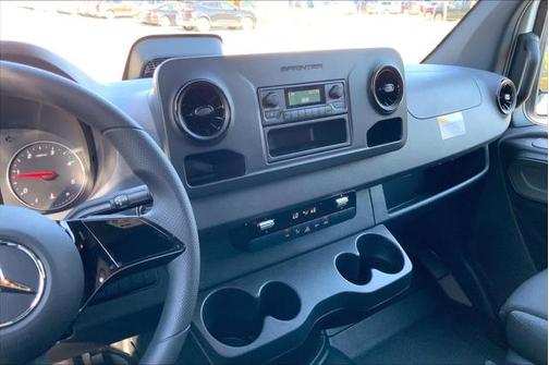 2025 Mercedes-Benz Sprinter 2500 Standard Roof