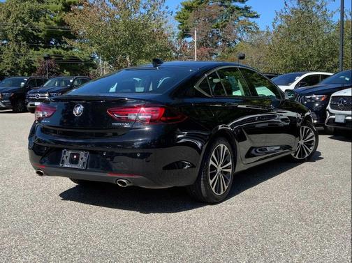 2018 Buick Regal Sportback Essence