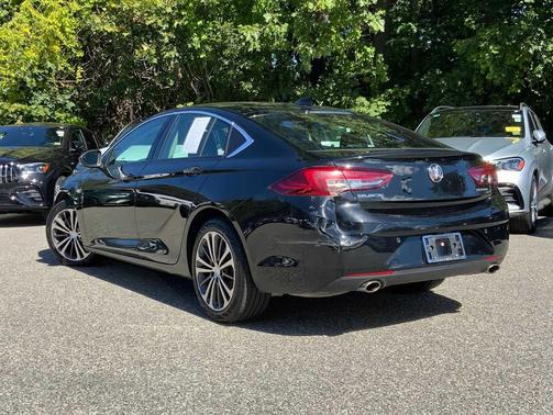 2018 Buick Regal Sportback Essence