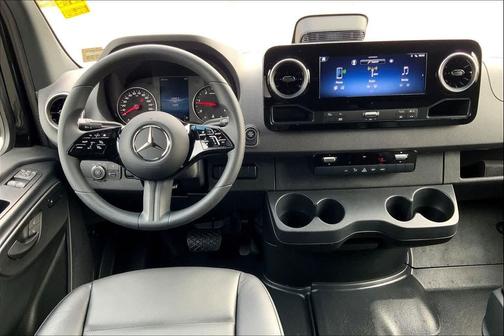 2025 Mercedes-Benz Sprinter 2500 Standard Roof