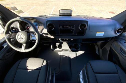 2025 Mercedes-Benz Sprinter 2500 Standard Roof