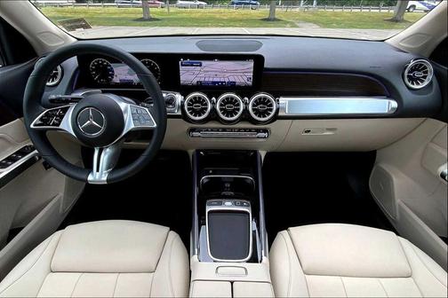 2025 Mercedes-Benz GLB 250 4MATIC