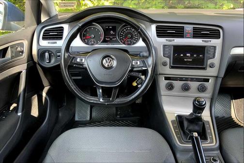 2017 Volkswagen Golf SportWagen TSI S