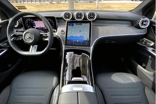 2025 Mercedes-Benz GLC 300 4MATIC