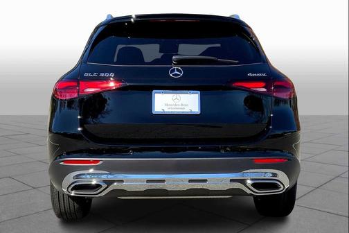 040/Black 2026 Mercedes-Benz GLC 300 4MATIC