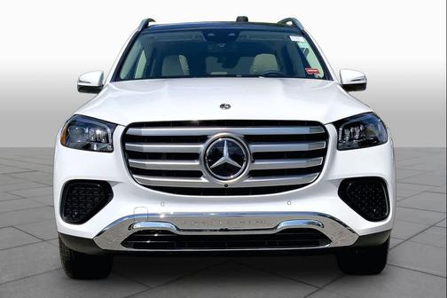 MANUFAKTUR Moonlight White Metallic 2026 Mercedes-Benz GLS 450 4MATIC
