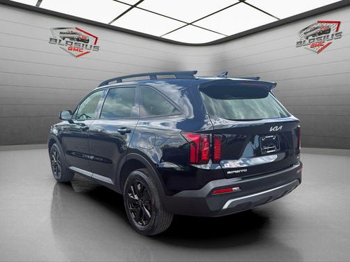 Ebony Black 2023 Kia Sorento S
