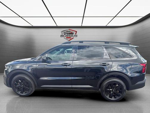 Ebony Black 2023 Kia Sorento S