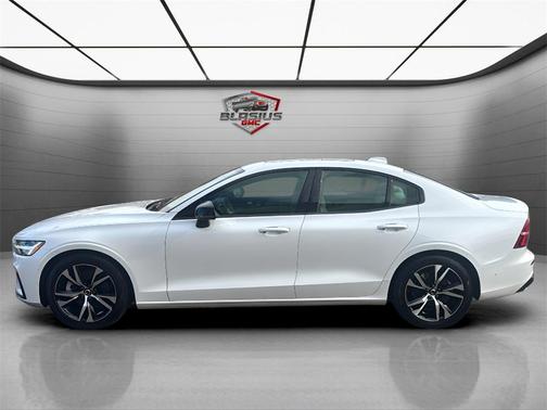 2024 Volvo S60 B5 Plus Dark Theme