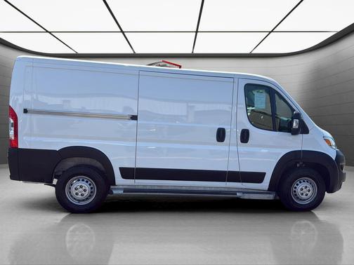 Bright White Clearcoat 2025 RAM ProMaster 2500 Tradesman