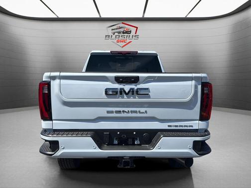 Glacier White Tricoat 2026 GMC Sierra 2500 Denali Ultimate